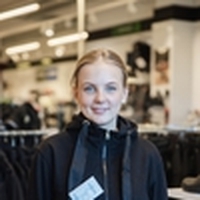 Emma - Sælger i butik
