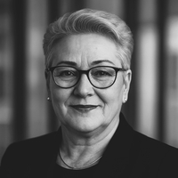 Nicole Bertram- Poll - Head of PMO & OPEX EMEA