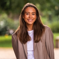 Hannah-Michelle Sande - Senior Associate | Revisjon 
