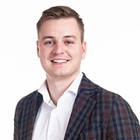 Henrik Johansson  - Business Controller 